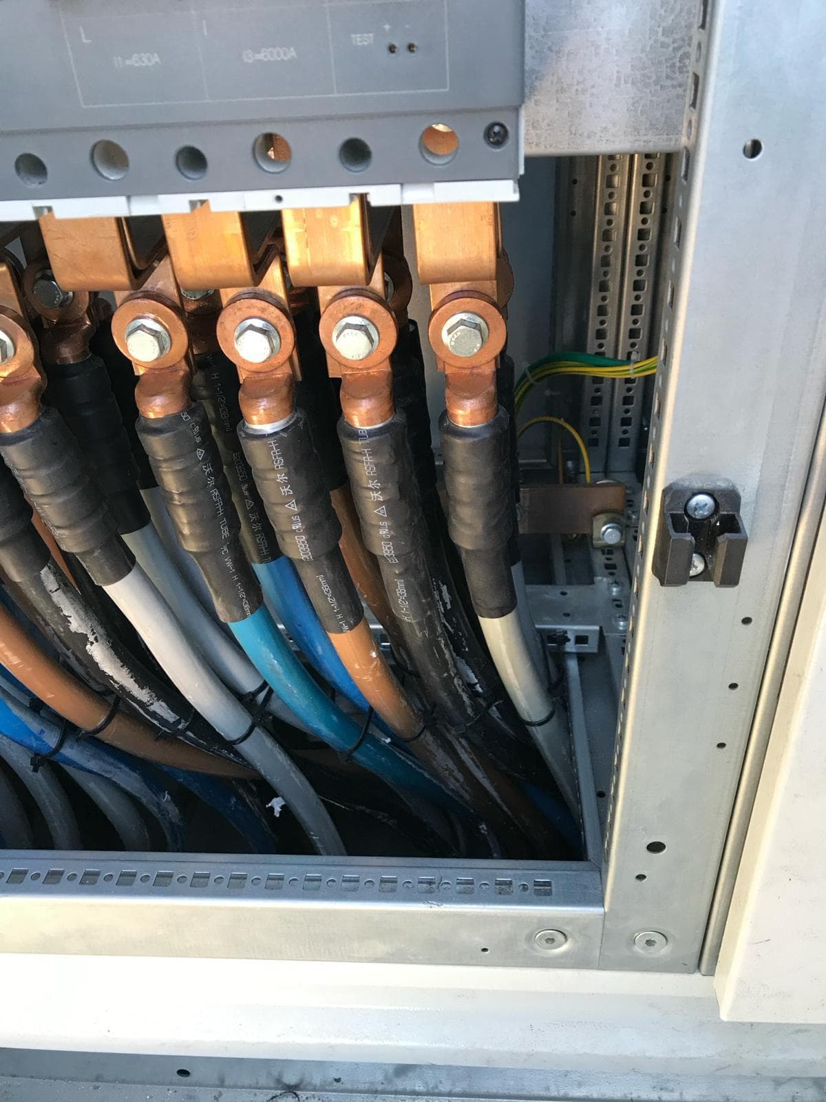 AG dağıtım panosu bara bağlantısı