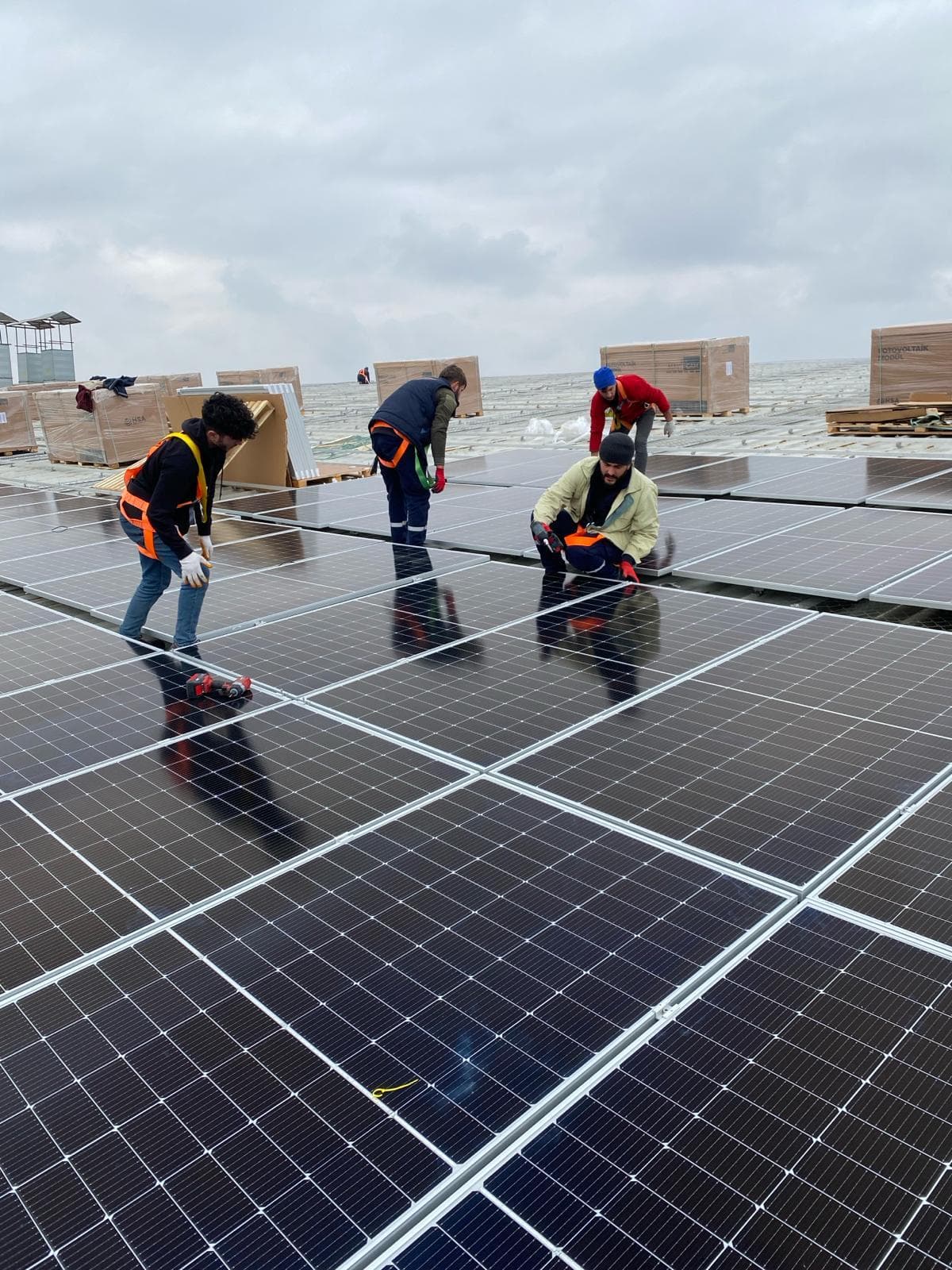 Çatı tipi GES panel montajı