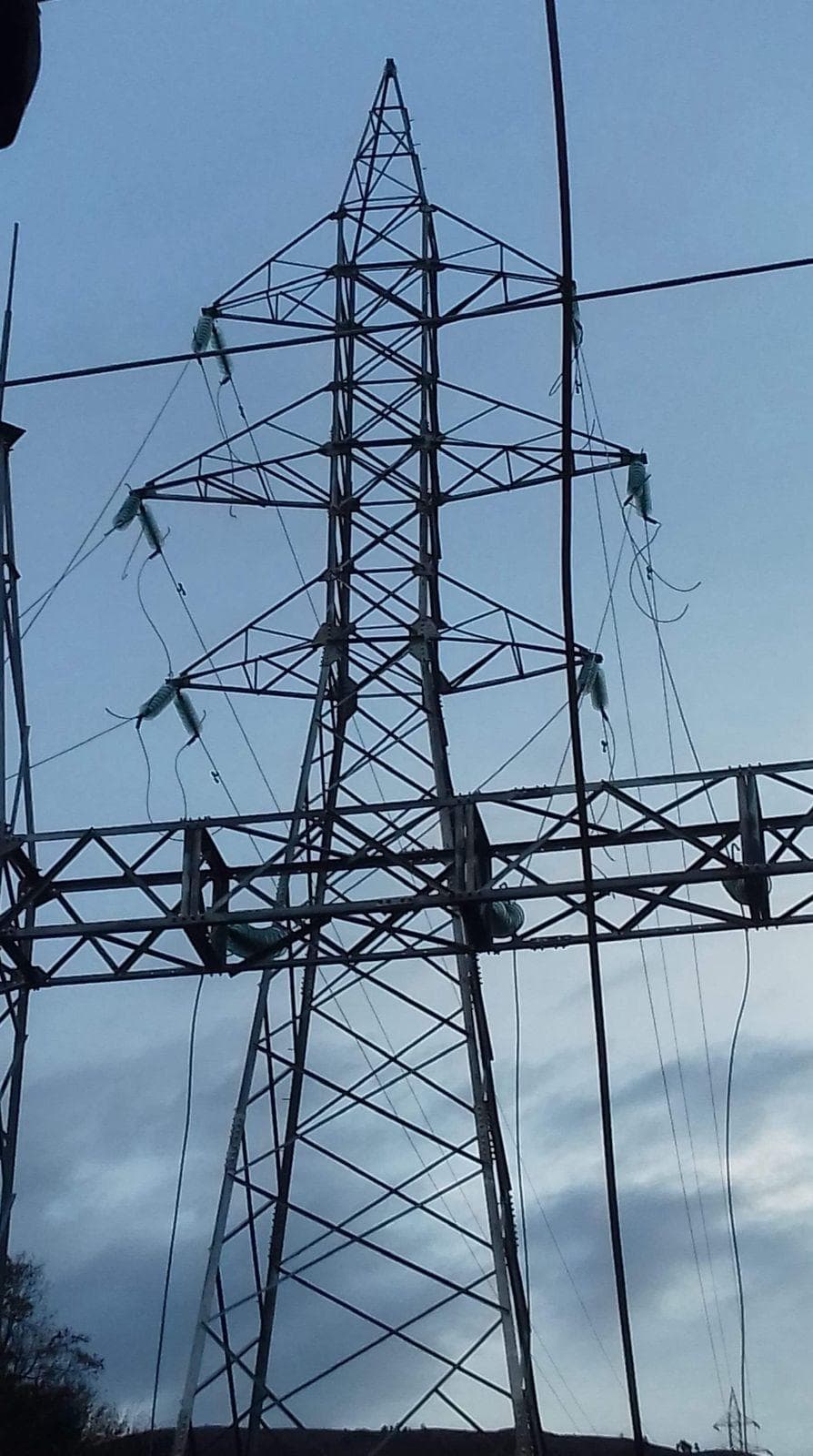 Yüksek gerilim iletim hattı