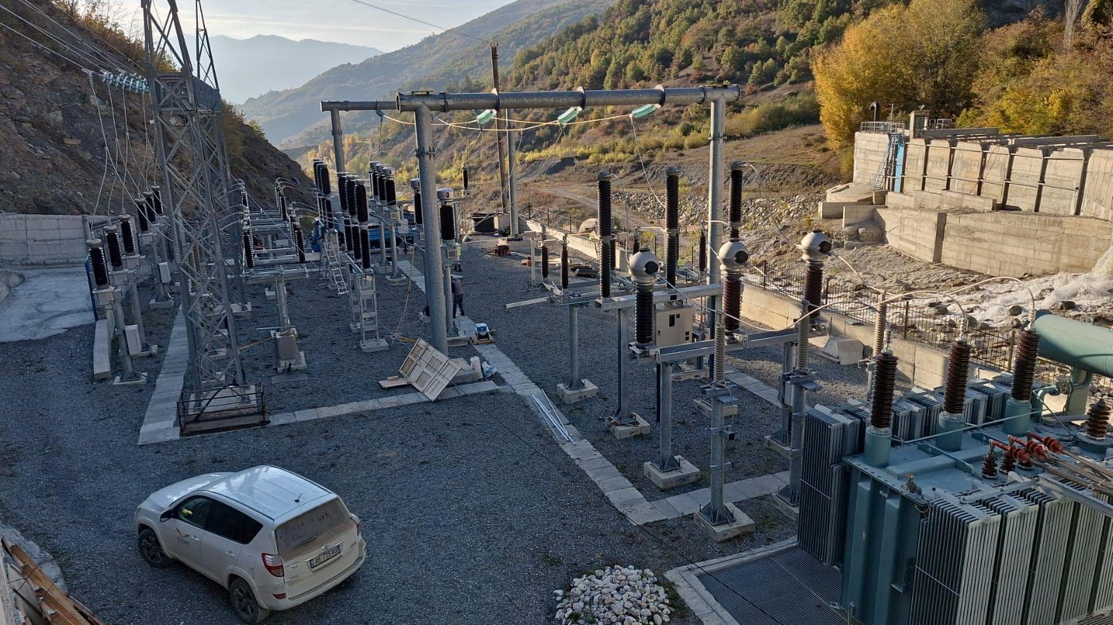 HES trafo merkezi ve baraj